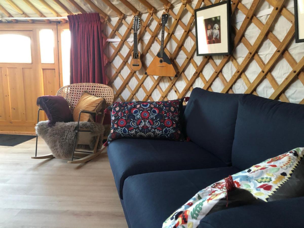 Overnachten In Een Luxe Yurt! Zonnemaire Luaran gambar