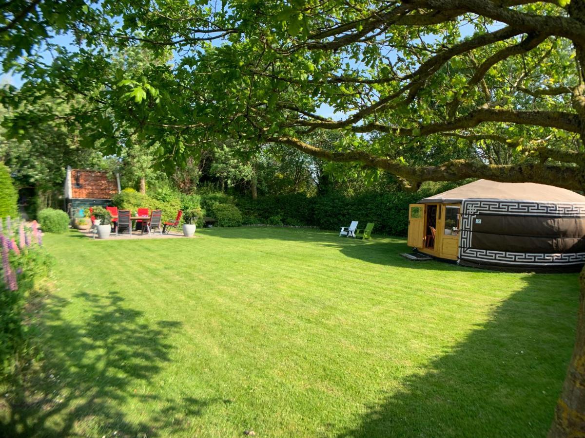 Overnachten In Een Luxe Yurt! Zonnemaire Luaran gambar